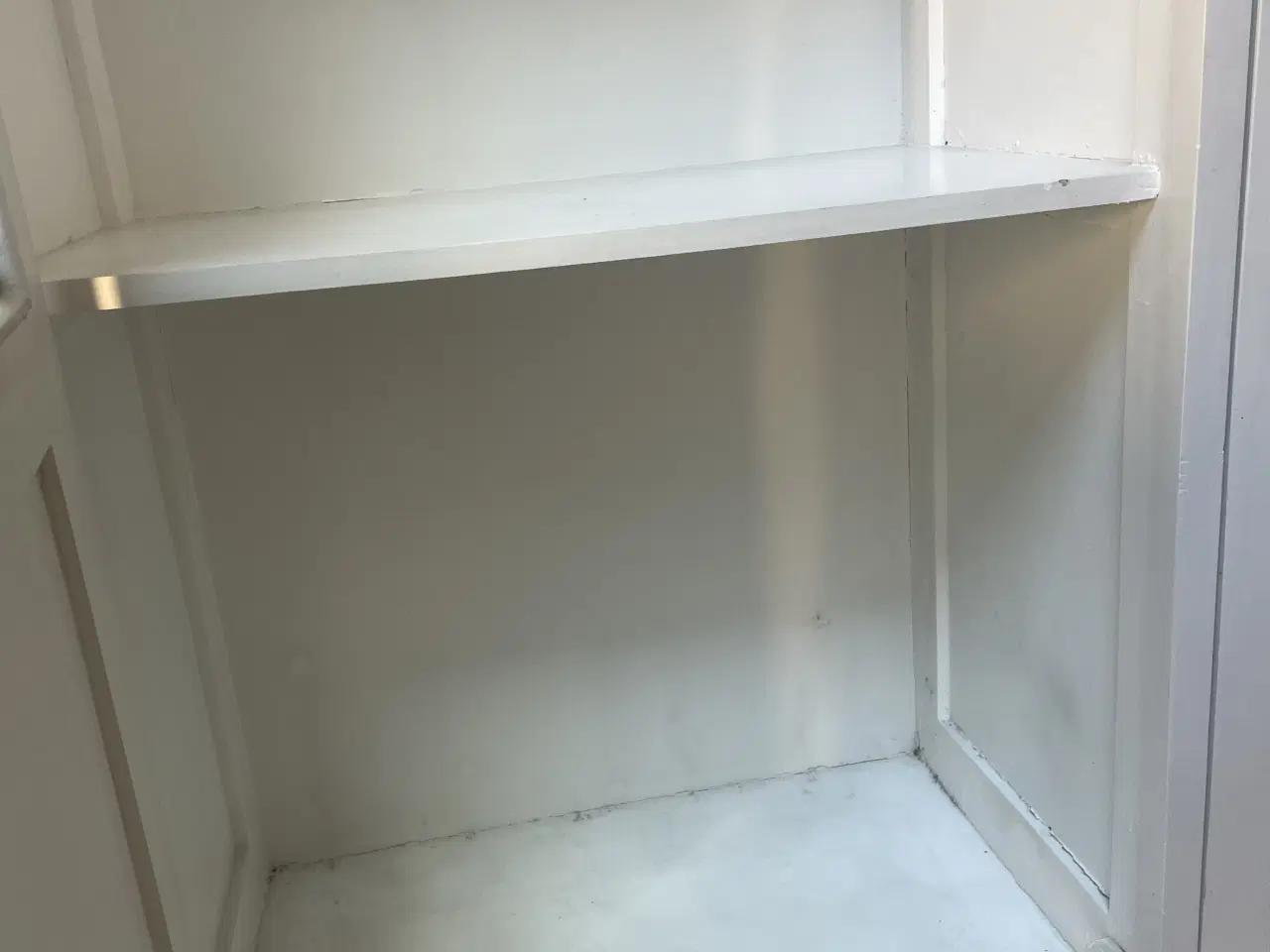 Billede 4 - Skab med glaslåger