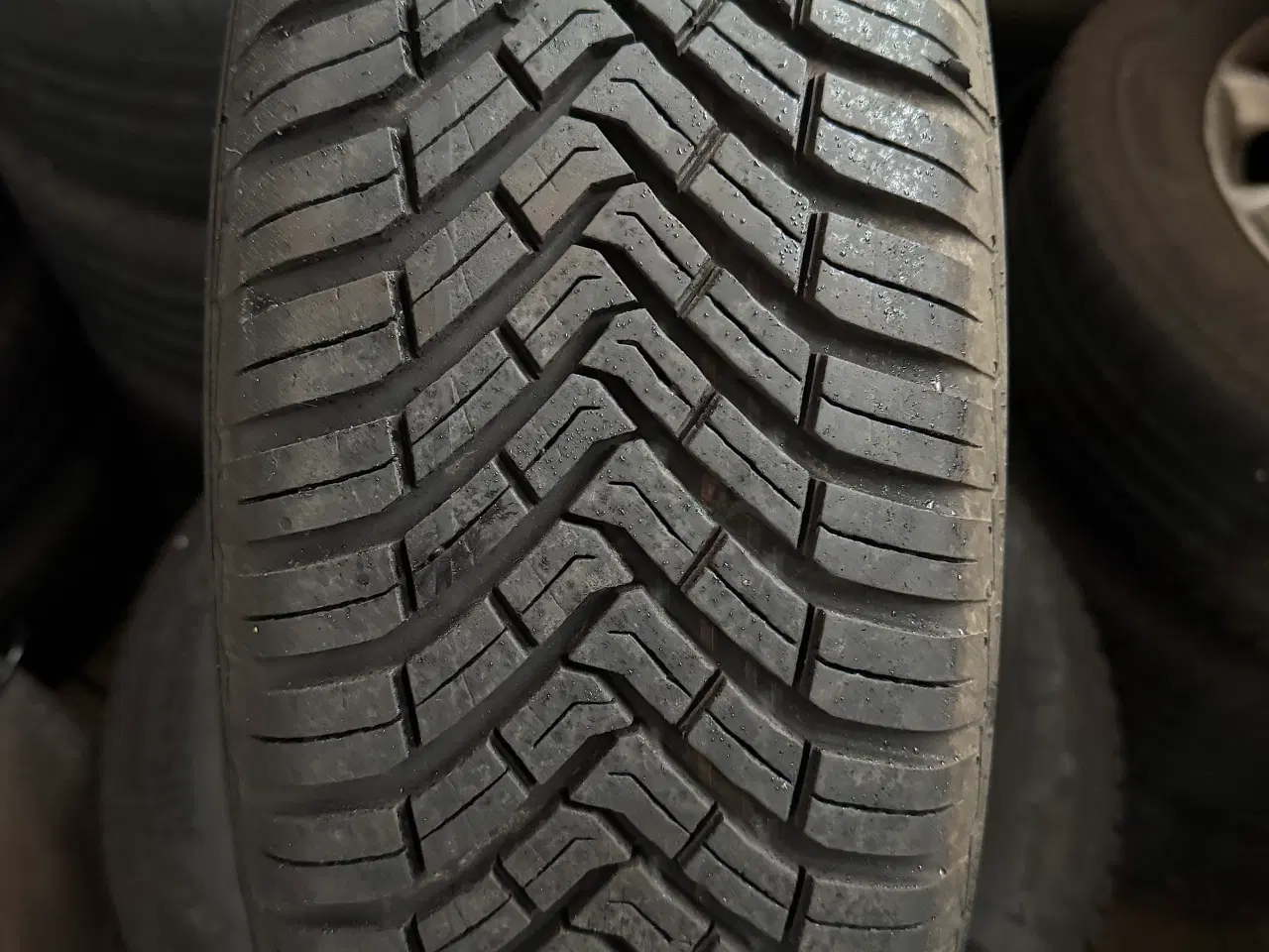 Billede 2 - Helårs dæk næsten som nye
