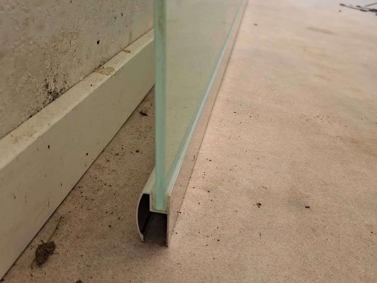 Billede 3 - Matteret brusevæg 