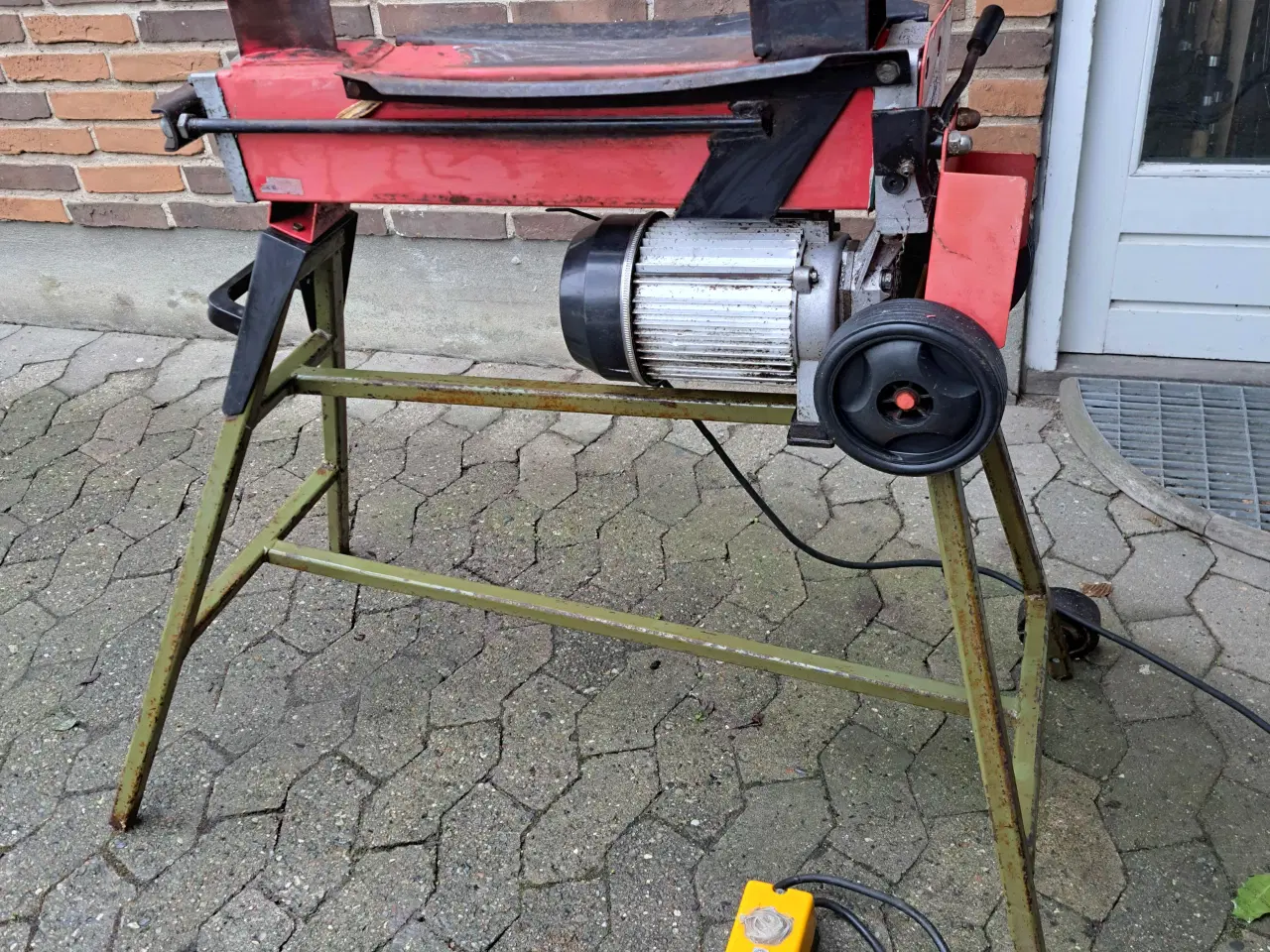 Billede 1 - Brændekløver med fodkontakt