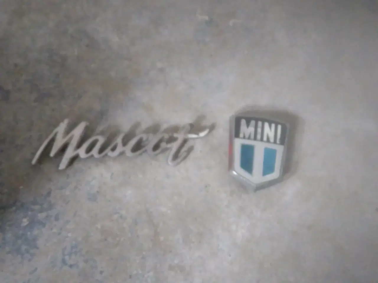 Billede 1 - Solgt  samlerobjekt fra en Morris Mascot  / Mini