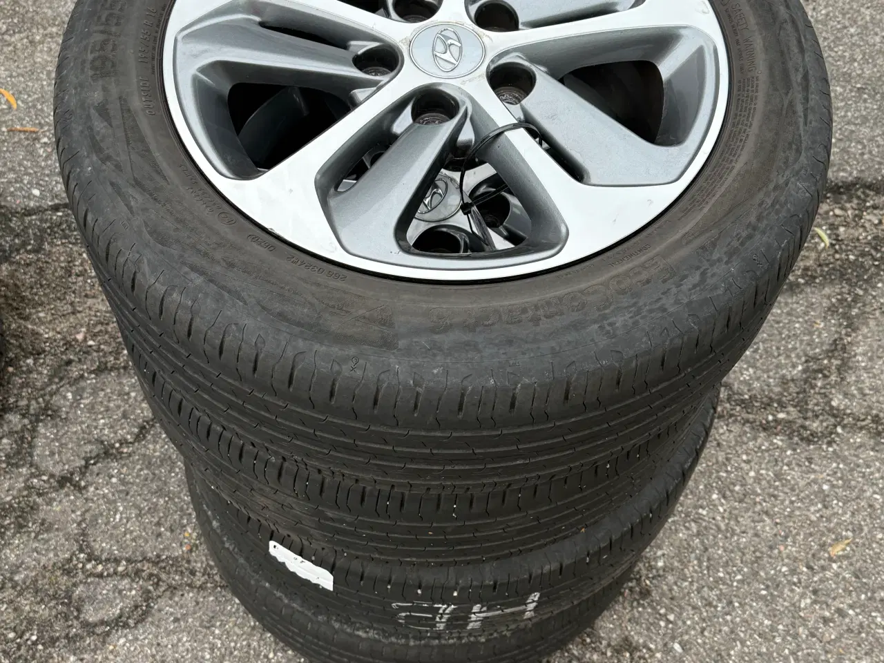 Billede 1 - Hyundai alufælge med dæk 5x114.3 krydsmål 