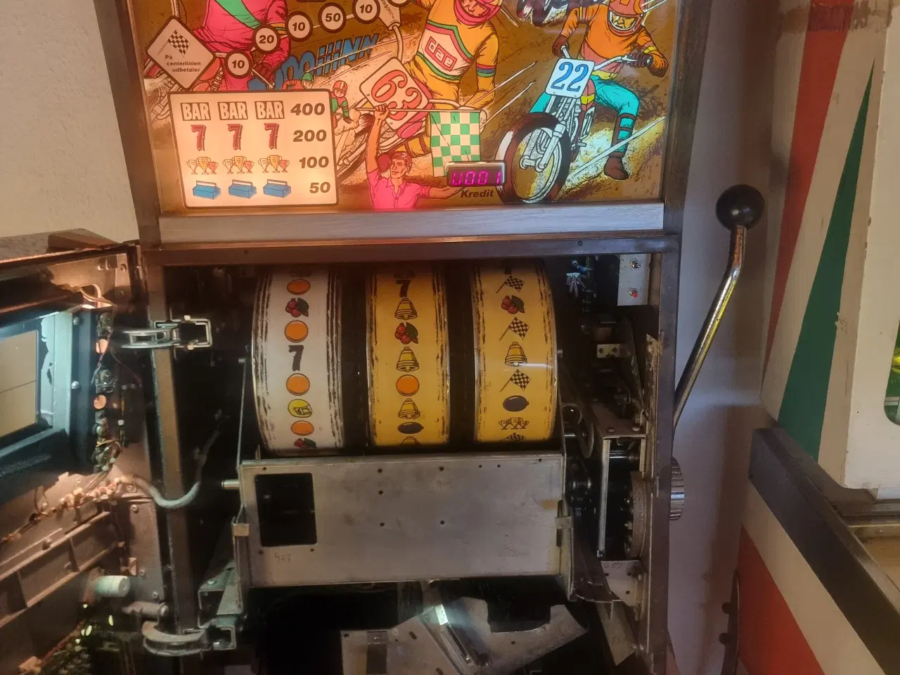 Billede 2 - Enarmede tyveknækt