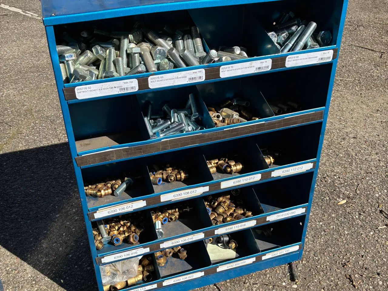 Billede 1 - Boltreoler med indhold