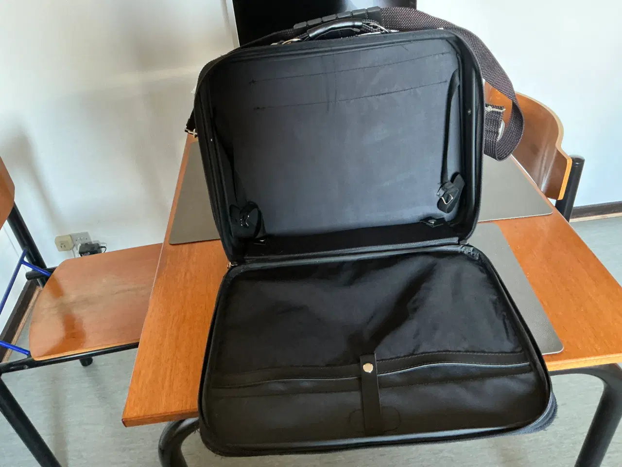 Billede 2 - Rejsetaske