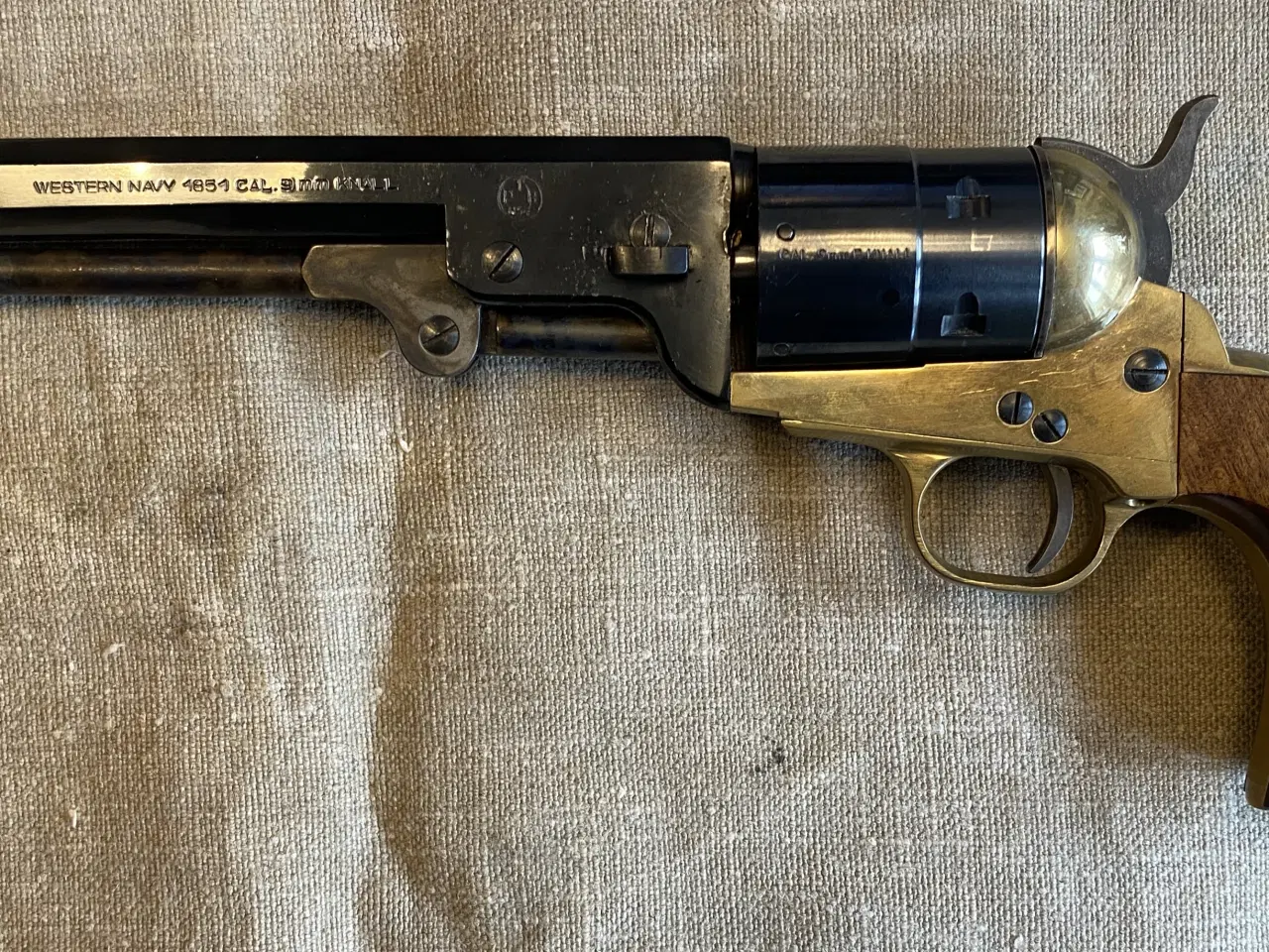 Billede 1 - Signalvåben - revolver
