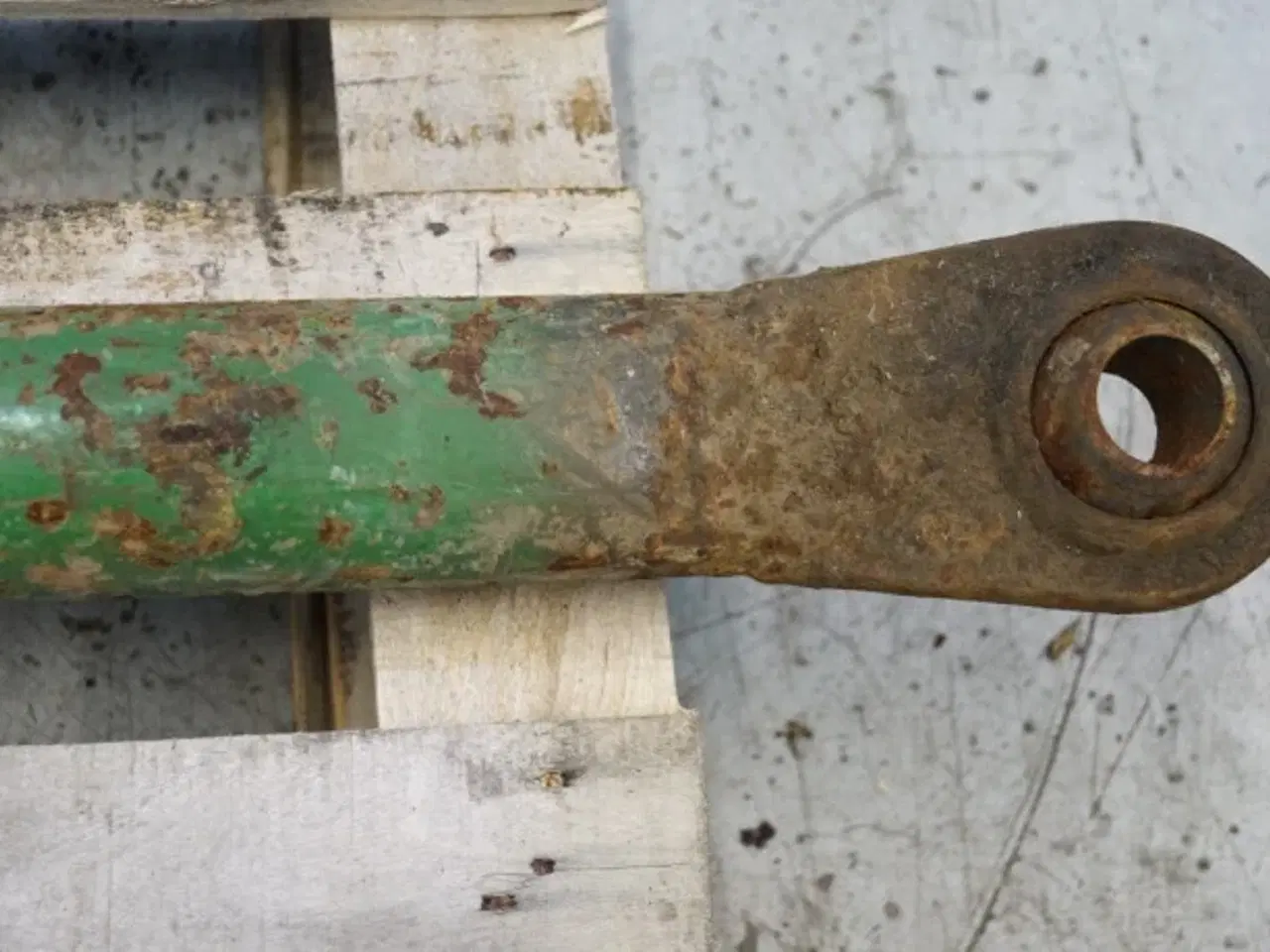 Billede 3 - John Deere 4040 L.H. Liftarm AR80667