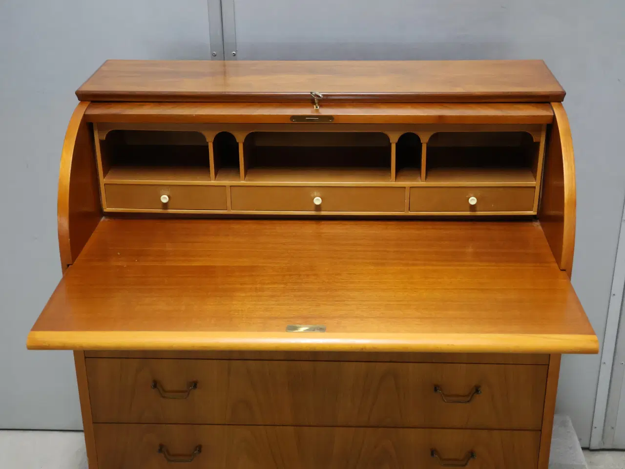 Billede 1 - Gl Chatol i teaktræsfiner