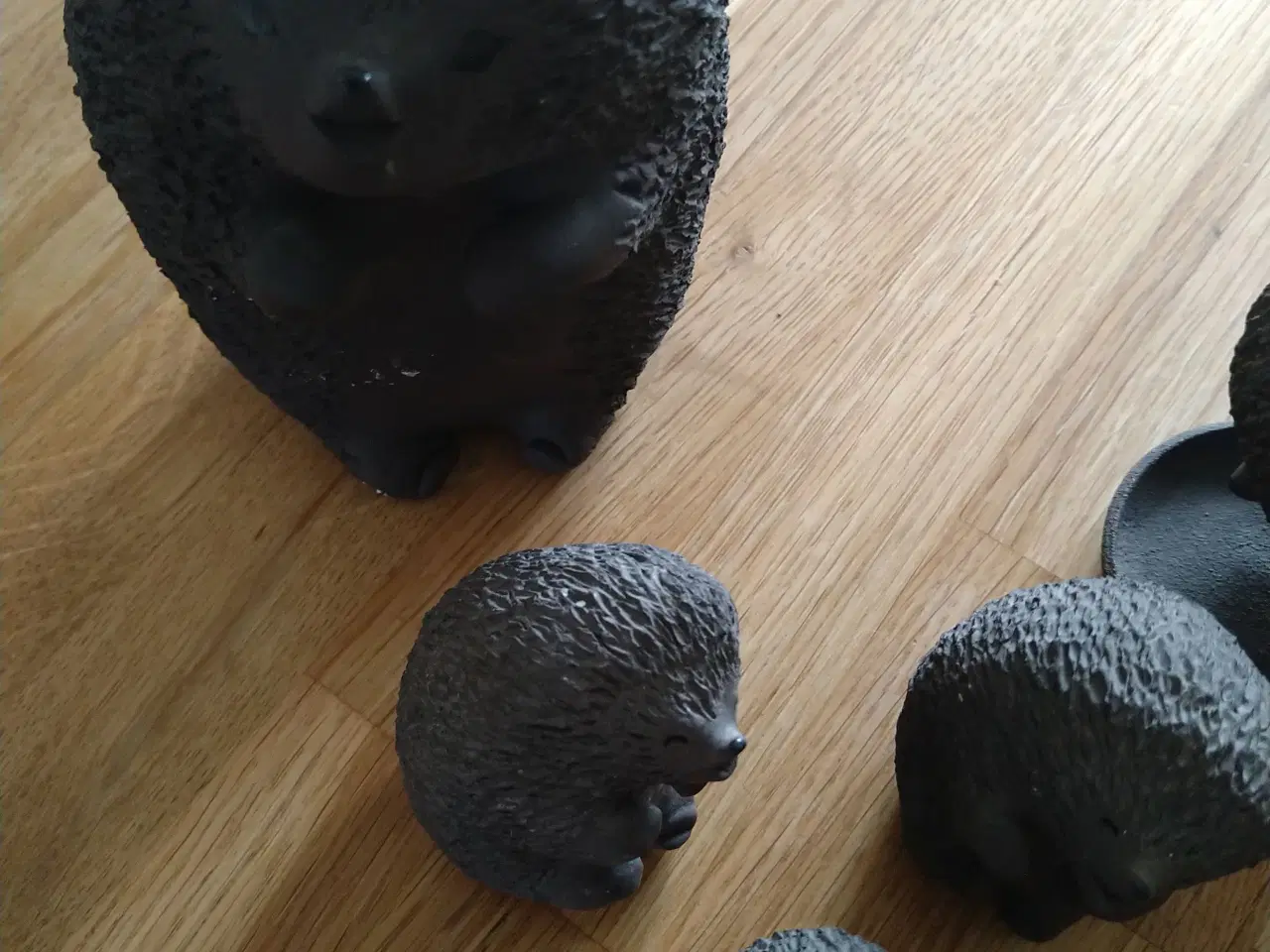 Billede 2 - Keramik pindsvinefamilie fra Kähler