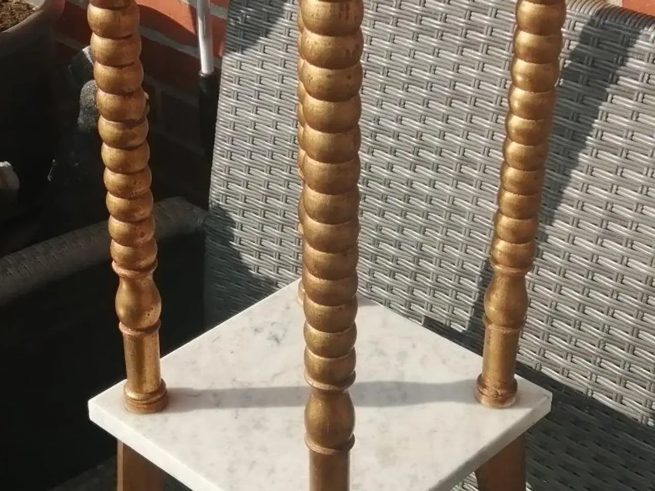 Billede 2 - FLOT MARMOR PEDESTAL, HØJDE 79 CM