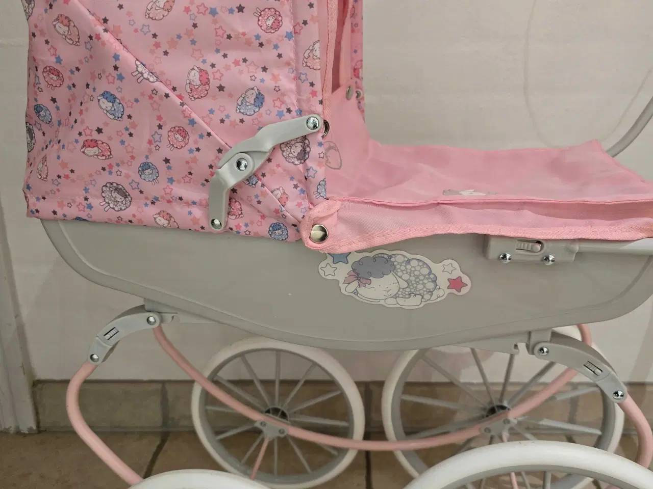 Billede 2 - Dukkevogn baby anabell