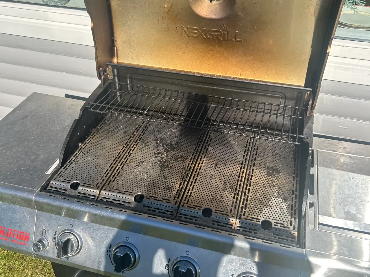 Billede 4 - Stor havegrill sælges, med gasflaske