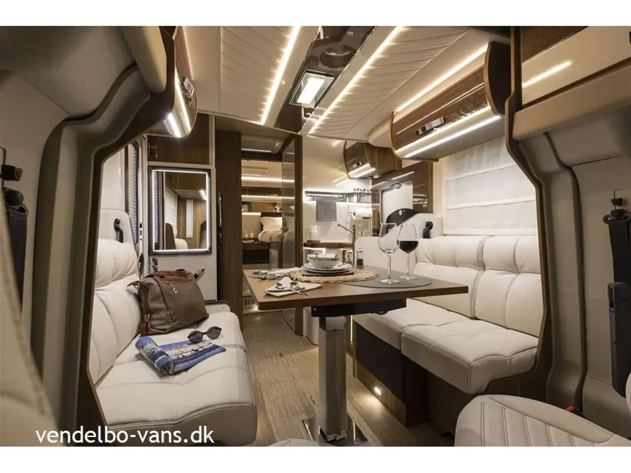 Billede 3 - 2025 - Mobilvetta Krosser 86 B   Enkeltsenge - stor garage - sænkeseng - 180 HK - automatgear