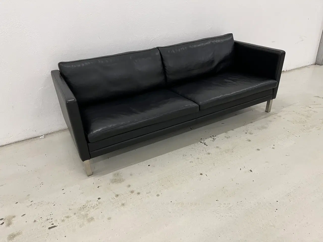 Billede 3 - Mogens Hansen MH276 3 Pers.Sofa med sort læder.