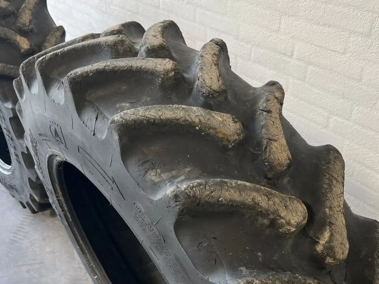 Billede 2 - Lassa 340/85R28