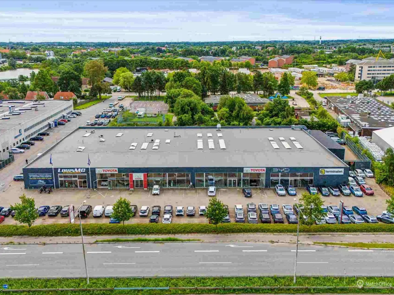 Billede 1 - Flot showroom/detail på trafikeret indfaldsvej