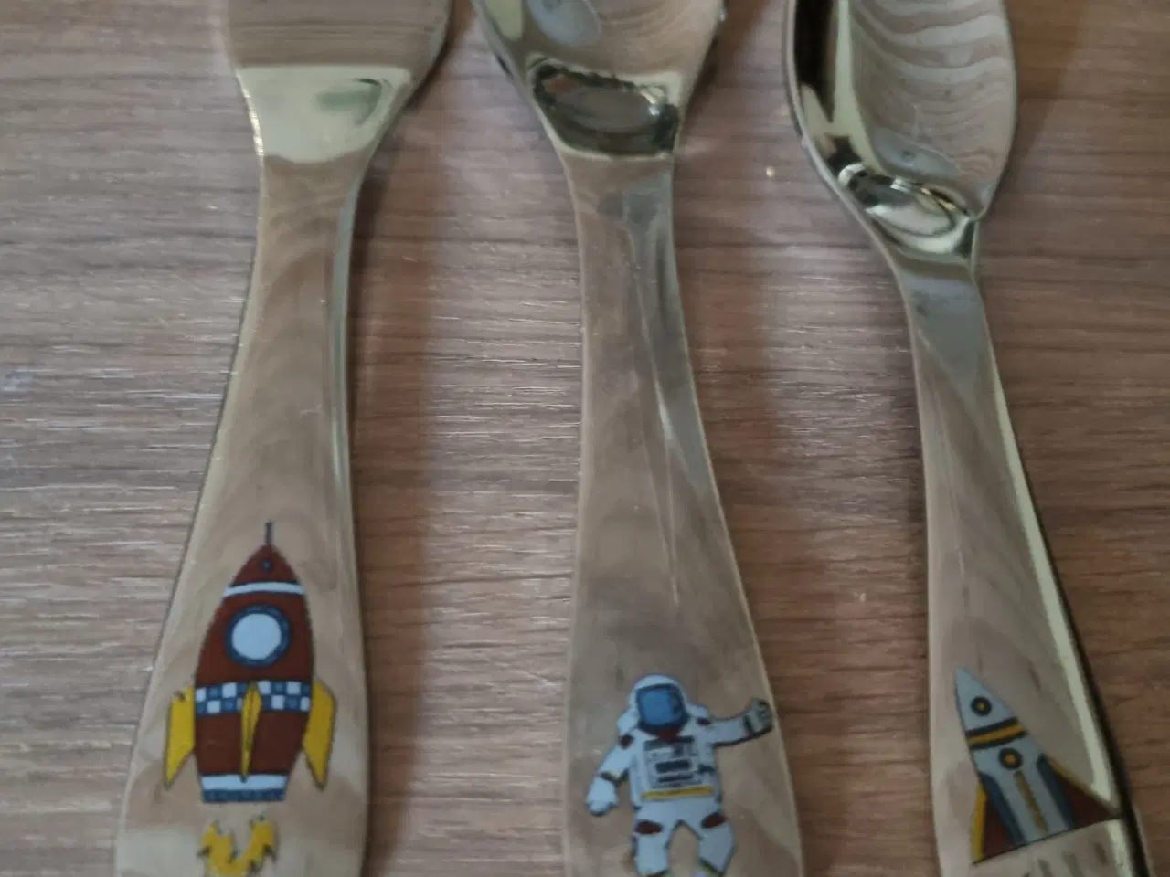 Billede 1 - Ernesto børnebestik