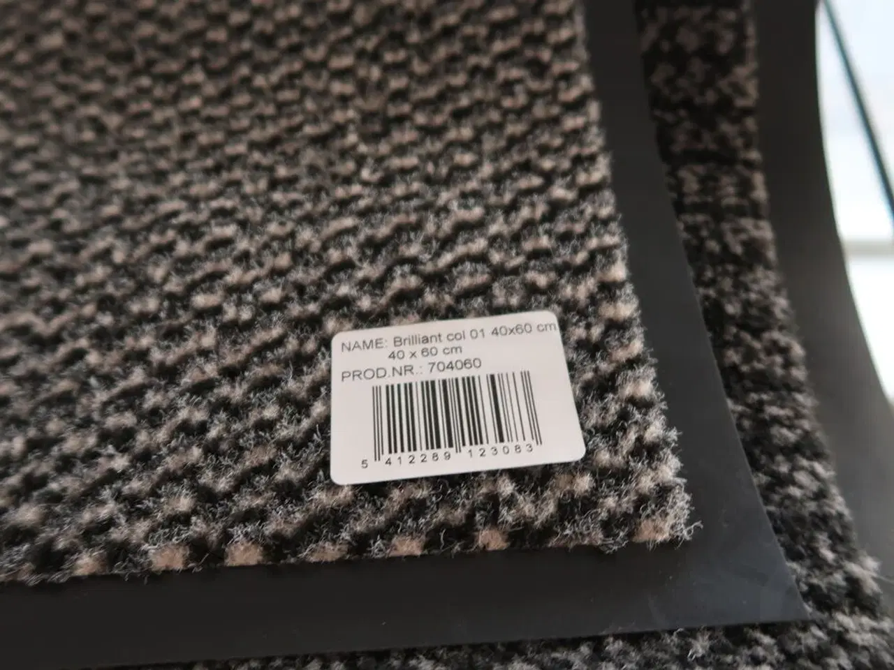 Billede 4 - Hylde med dørmåtter