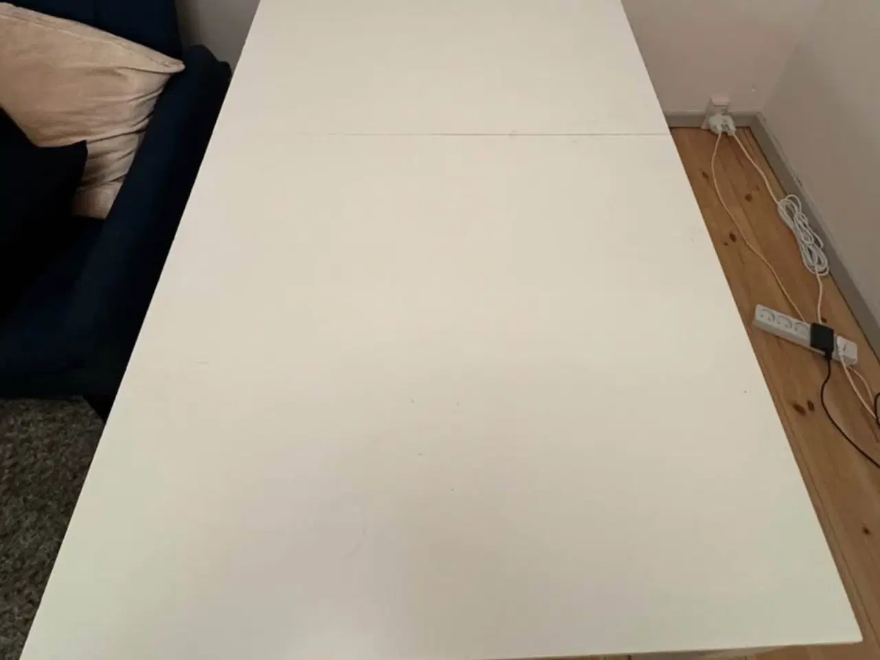 Billede 3 - Spisebord m. to tillægsplader SÆLGES