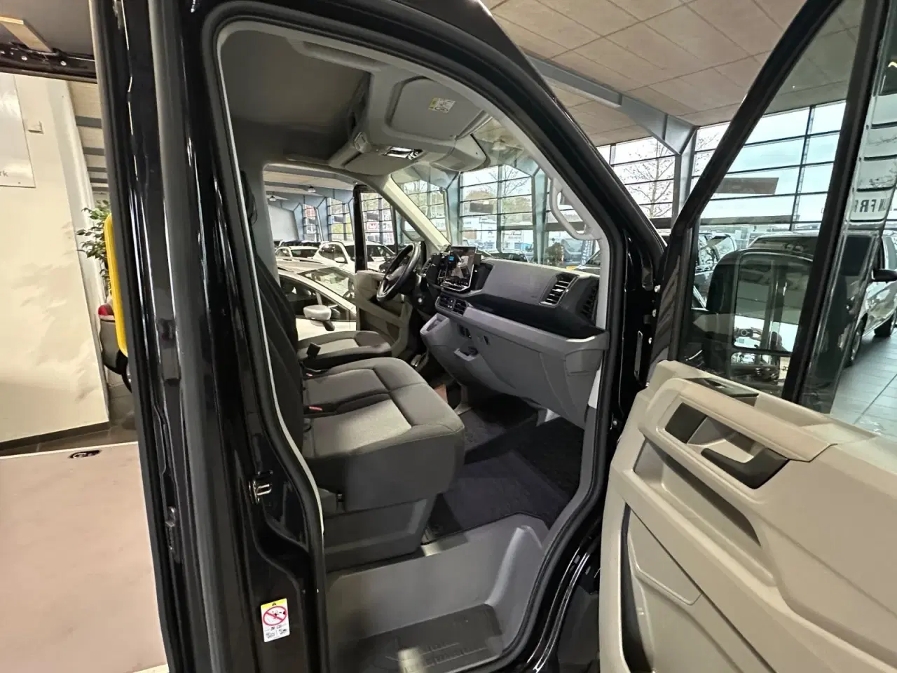 Billede 3 - VW Crafter 35 2,0 TDi 177 Kassevogn L4H3 aut.
