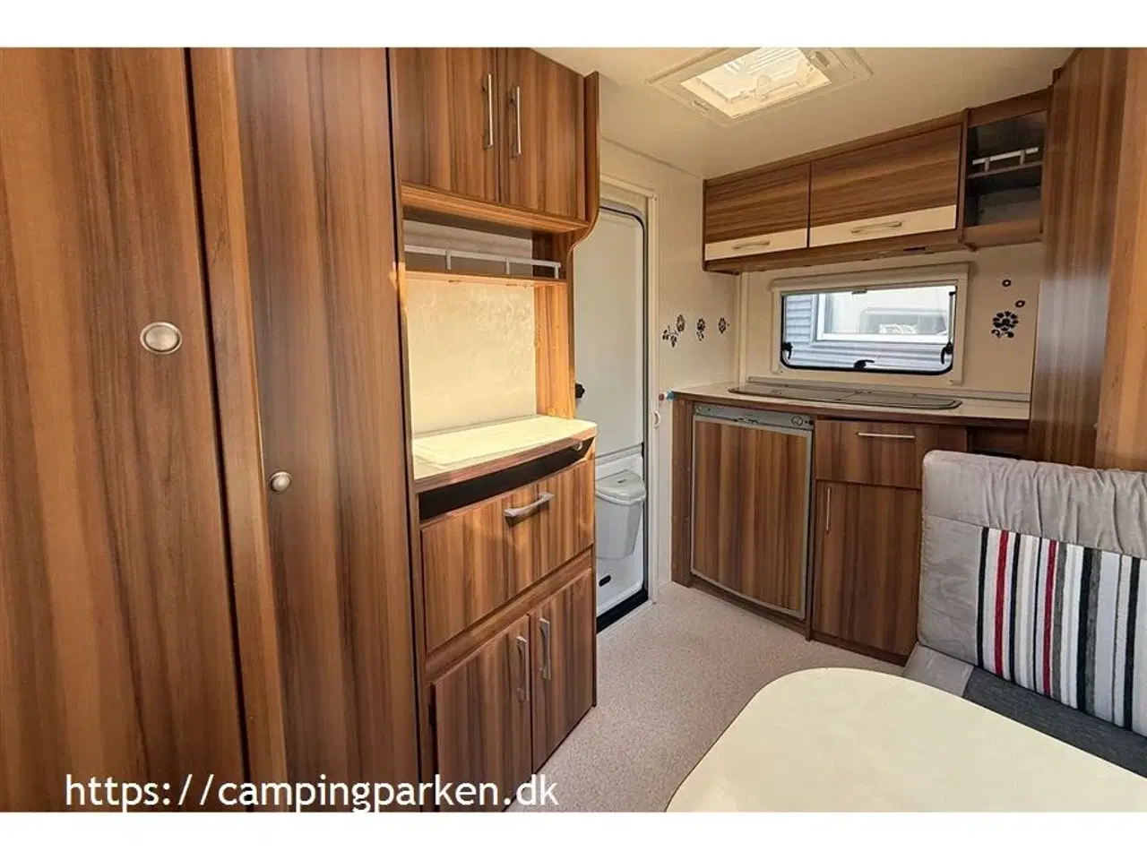 Billede 4 - 2011 - Weinsberg CaraOne 420 QD   Fin, mindre Weinsberg fra 2011 med mover
