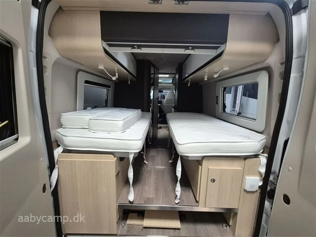 Billede 3 - 2026 - Autostar van 630LJ Design Edition   Luksus Van. Automatgaer. lædersæder.  Alufælge,  langsgående senge.