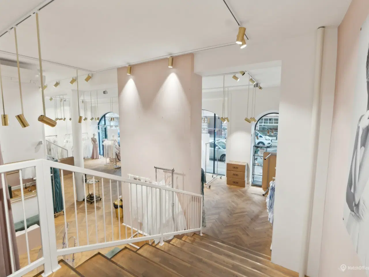 Billede 4 - Smukt og højloftet butikslejemål på Esplanaden