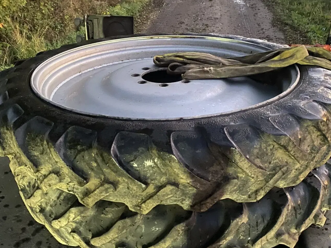 Billede 5 - MGM 3000 ltr. 24 mtr. Sprøjten er synet 2024. Der medfølger også smalle hjul til sprøjten.