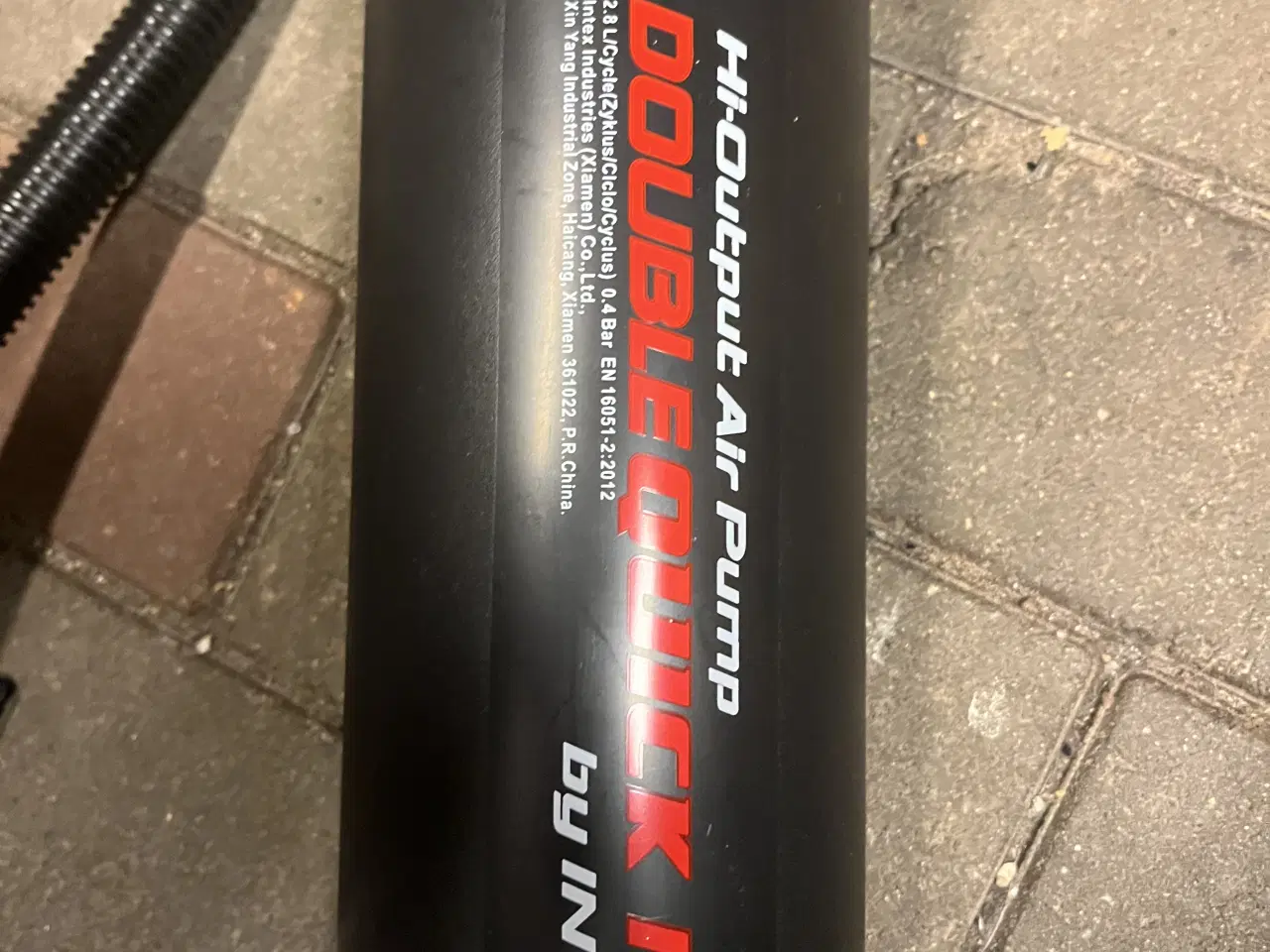 Billede 2 - Hel ny Luftmadras plus pumpe