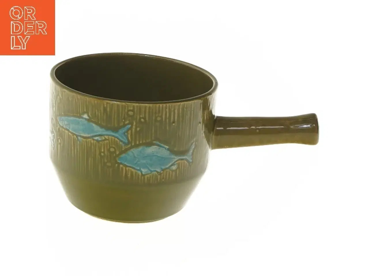 Billede 1 - Grøn keramikskål med hank og fiske-motiv (str. 13x11 cm)