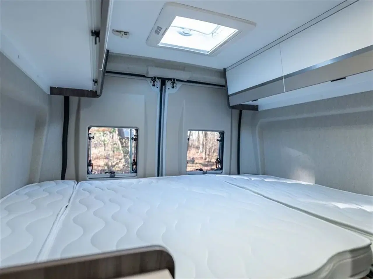 Billede 7 - 2026 - Benimar Benivan 144 UP   Benivan 144 UP 2025 er en fuldt udstyret 5,99 meter campervan