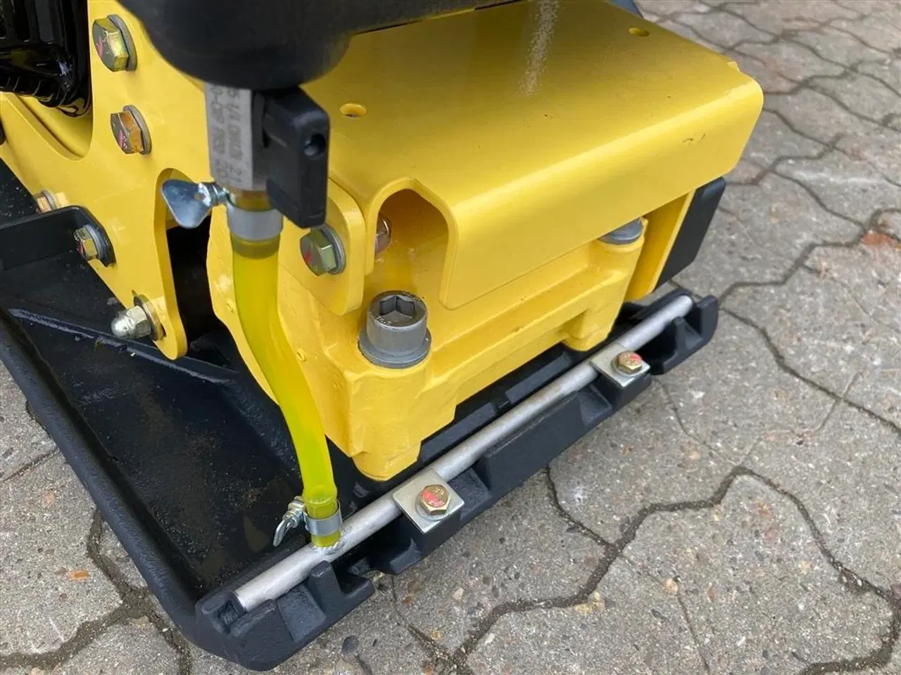 Billede 11 - Bomag BVP 10/36 Monteret med vandtank og spredebom