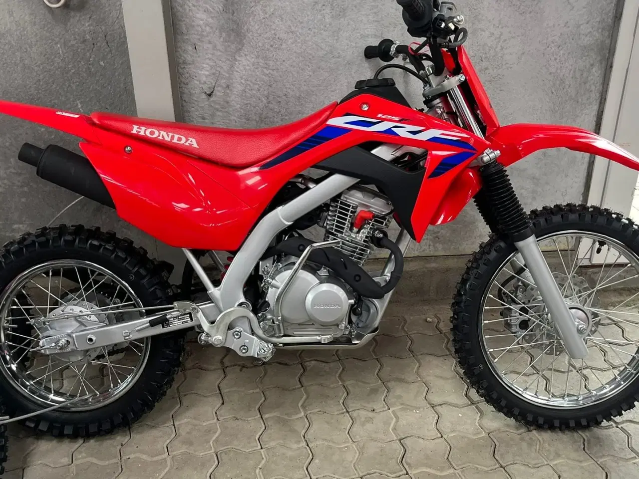 Billede 2 - Honda CRF 125 F DEMO. Rigtig crosser med gear og kobling. Super Fed
