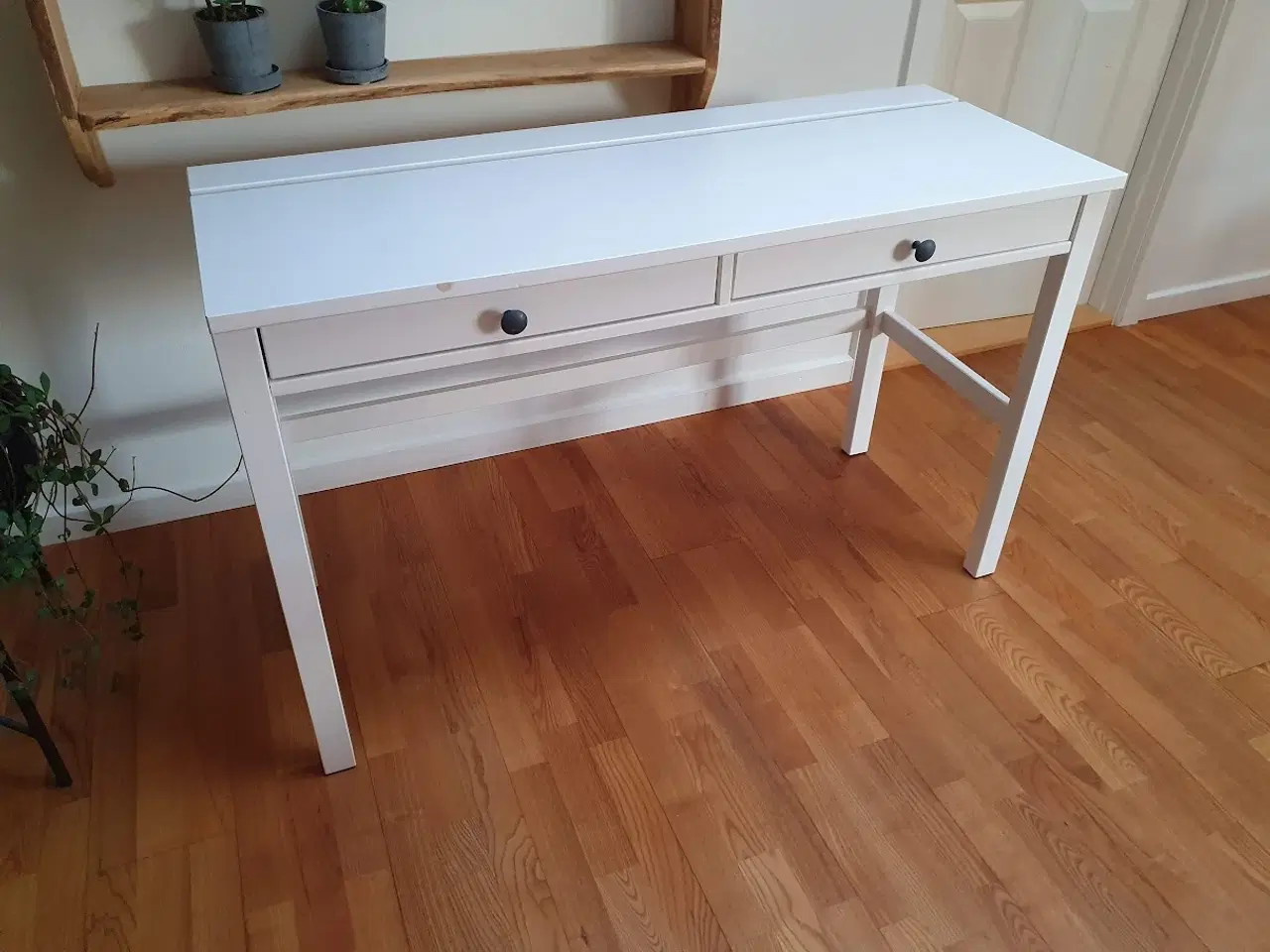 Billede 1 - Hvidt Ikea skrive bord