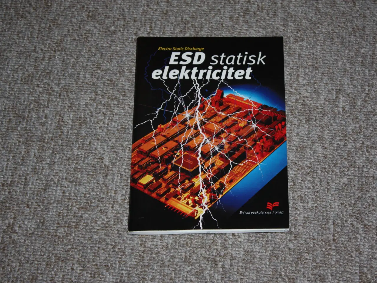 Billede 1 - ESD statisk elektricitet bog med CD