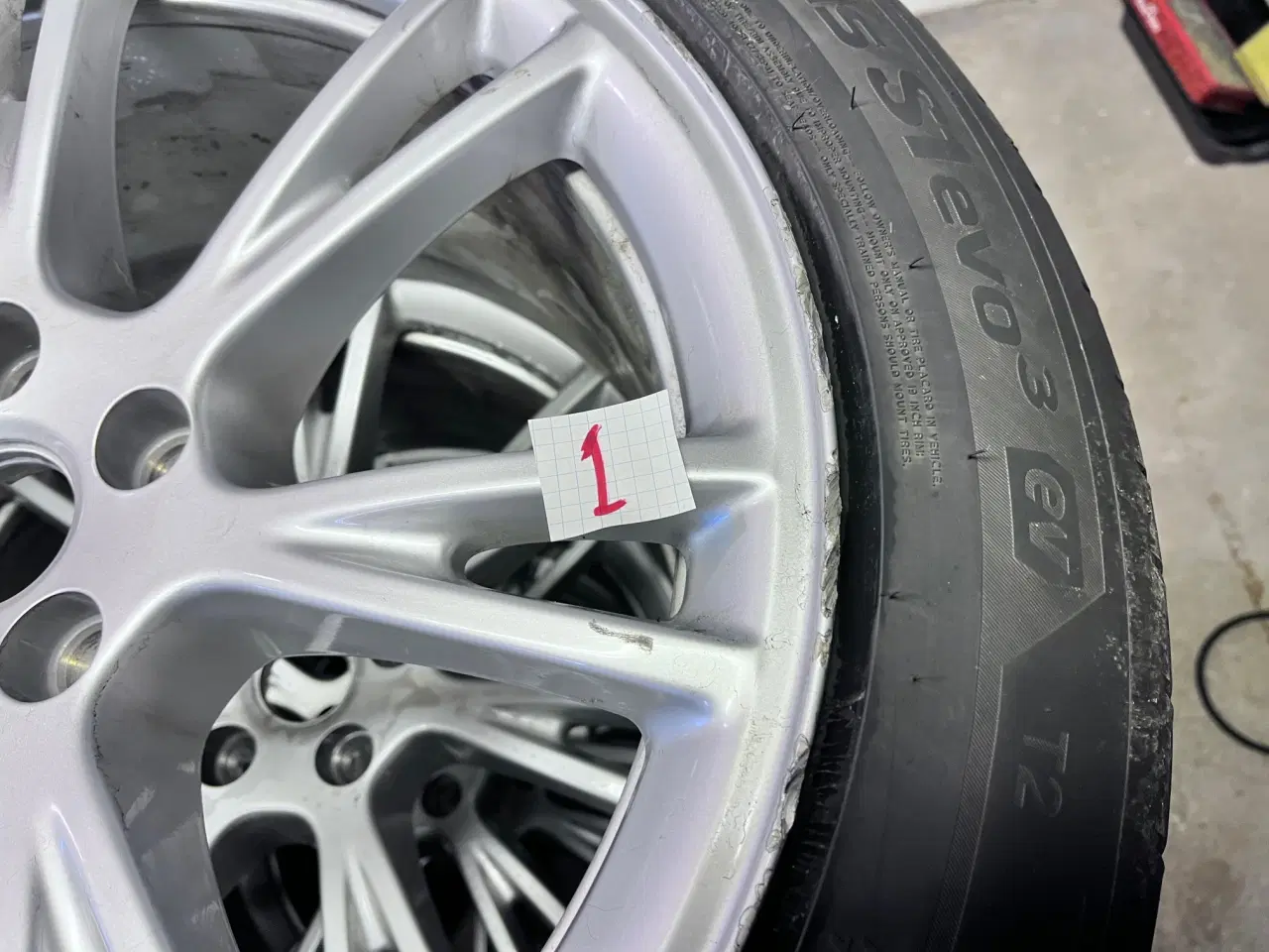 Billede 4 - Originale 19" Gemini fælge med dæk - Tesla Model Y