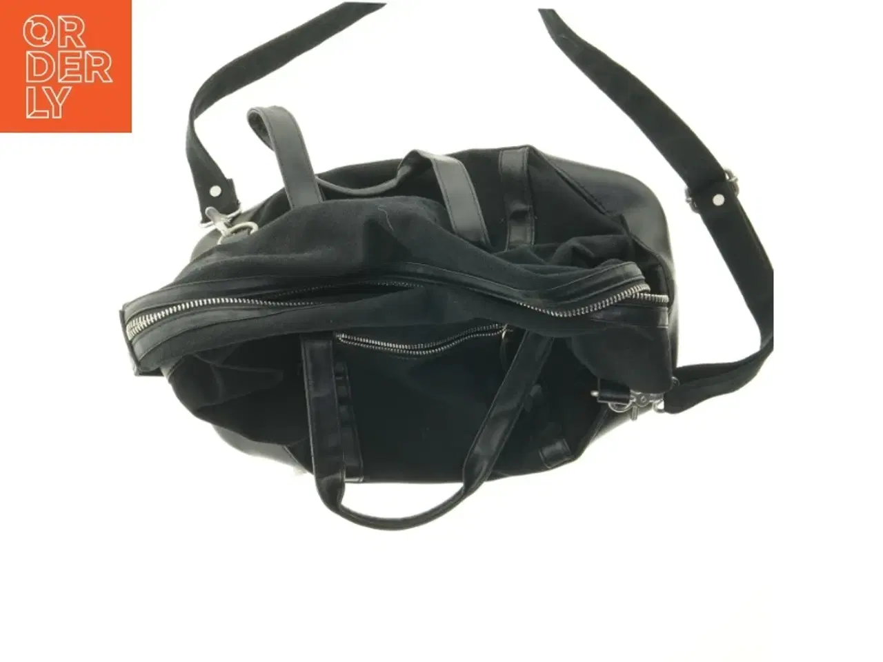 Billede 2 - Sort skuldertaske fra Veggo (str. 40 cm)