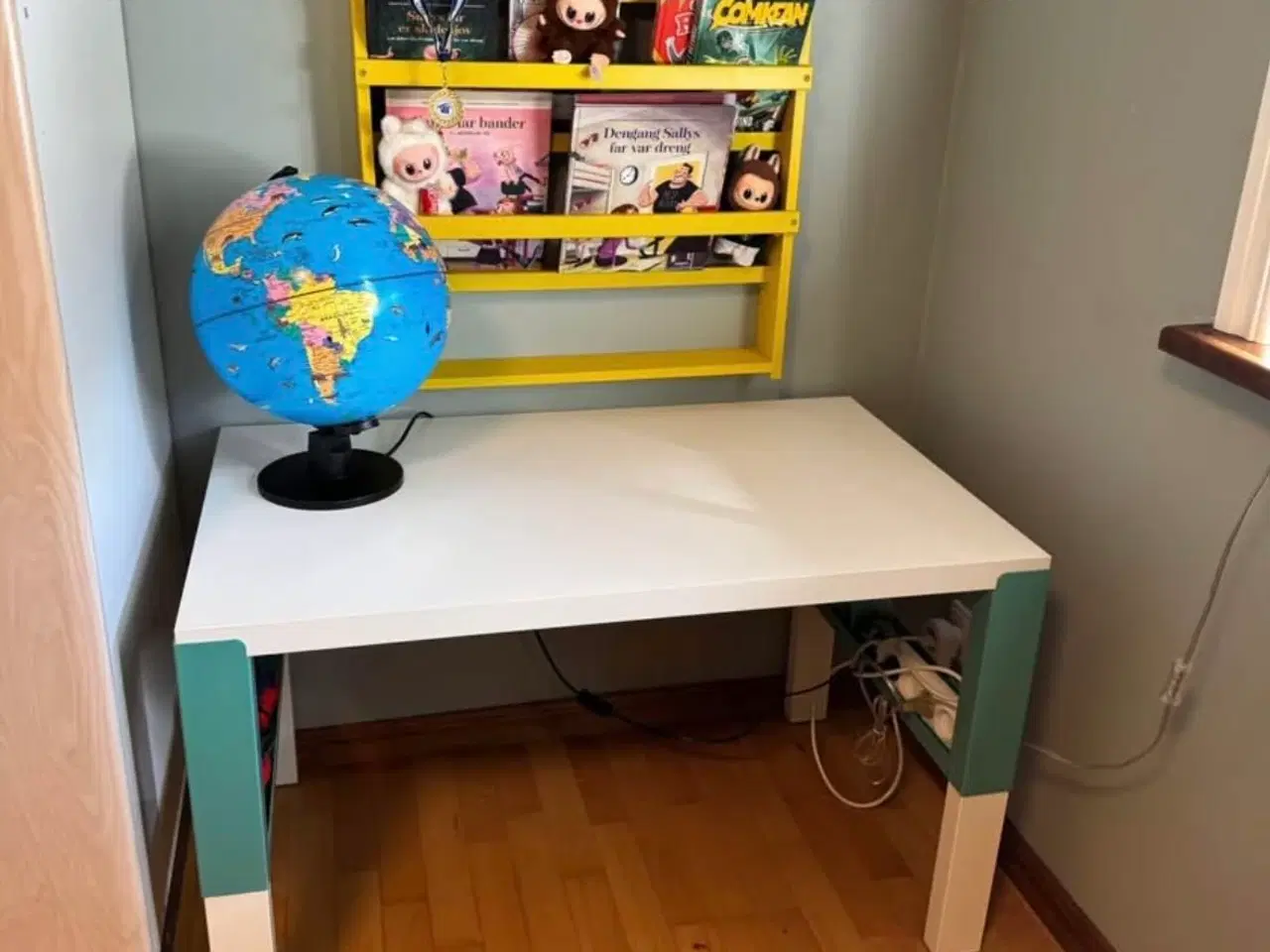 Billede 2 - Børneskrivebord fra IKEA - model Påhl