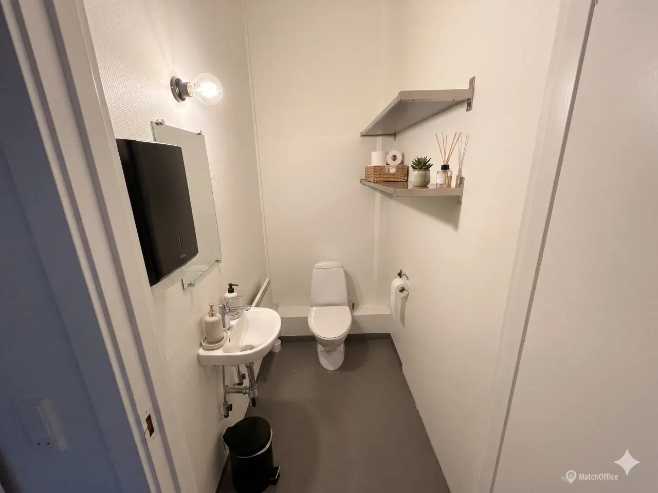 Billede 8 - Lyst og fleksibelt kontor-/kliniklejemål på 180 m²