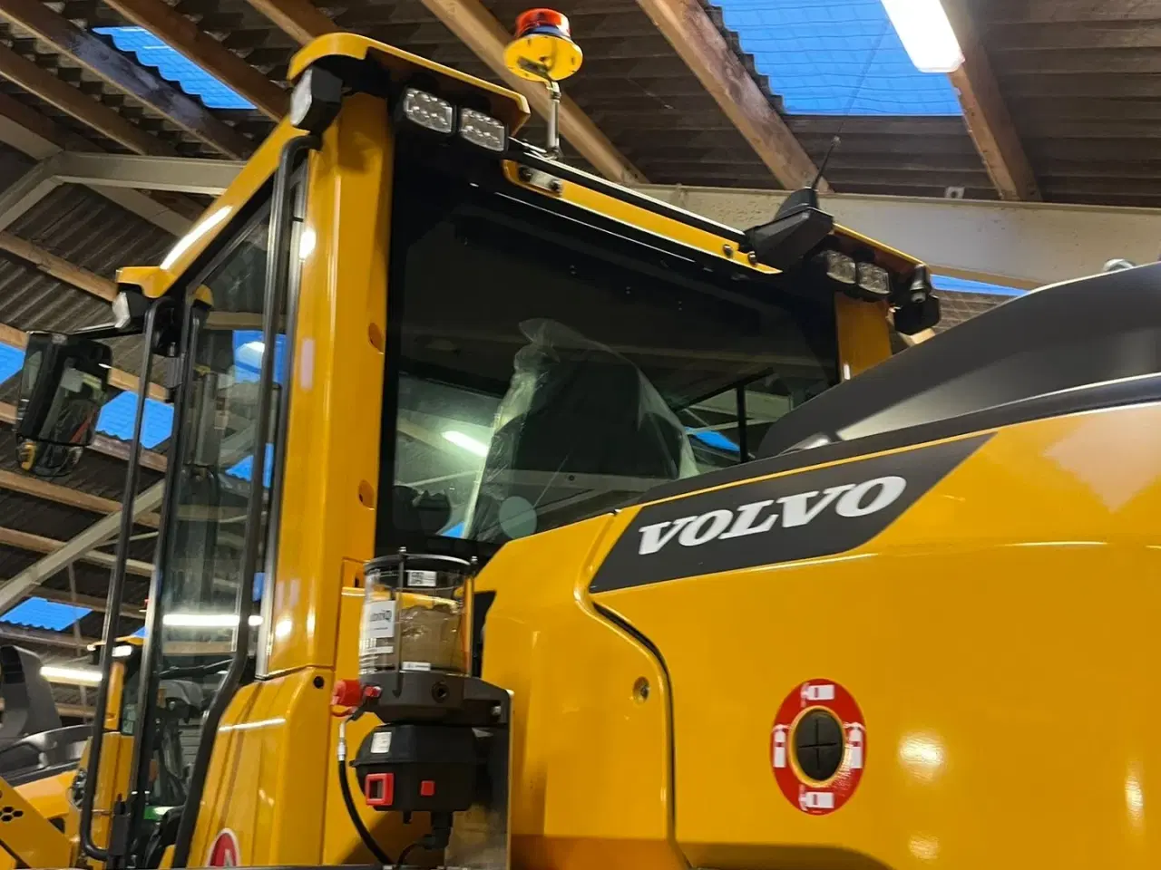 Billede 18 - Volvo L 90H  H2 fabriksny Dansk maskine med masser af udstyr, blan.Co-Pilot & med brede 650/65R25 hjul