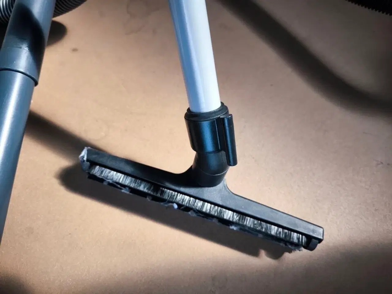 Billede 3 - Rygstøvsuger NILFISK