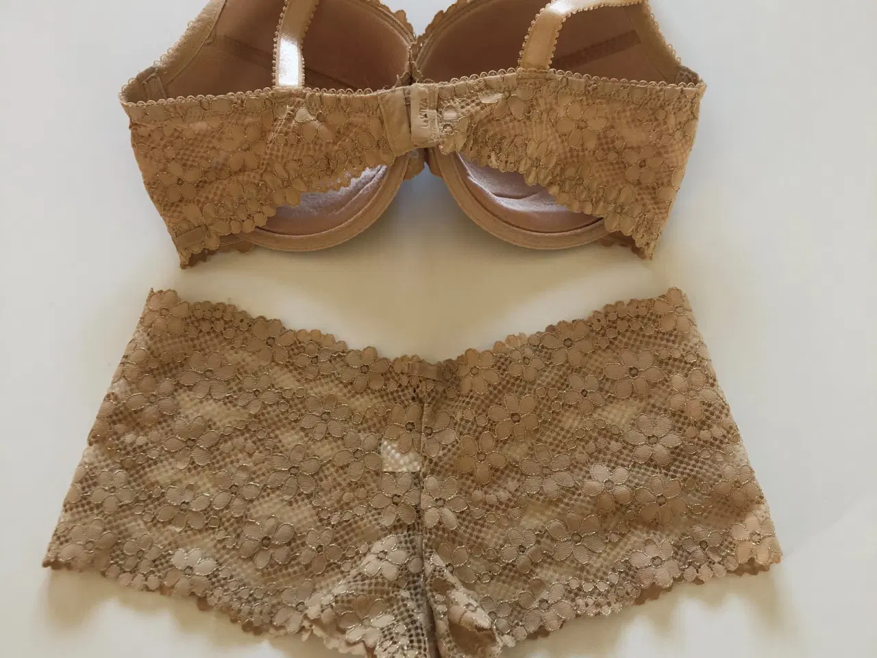 Billede 2 - BH sæt - Str. 80DD + 38/Medium