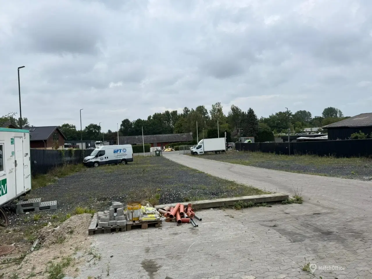 Billede 2 - Produktion/lagerlokale til leje med køkken og parkeringspladser.