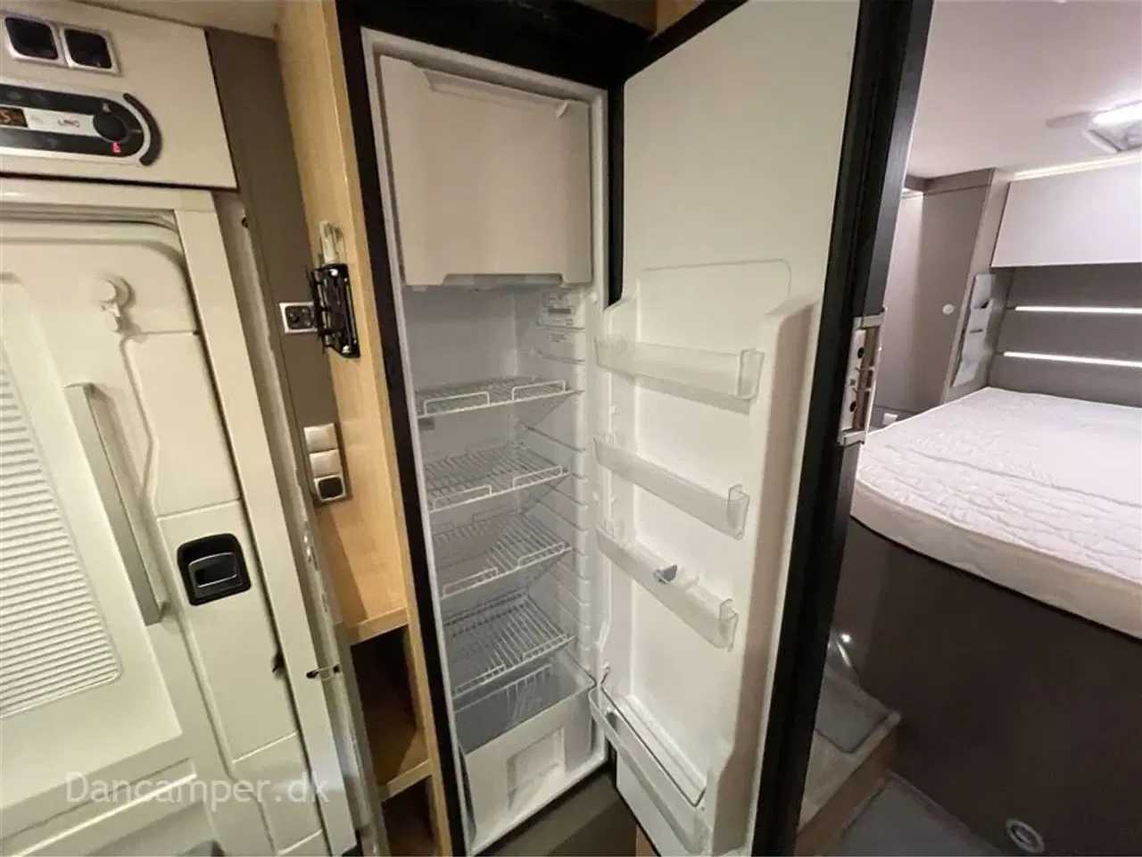 Billede 11 - 2024 - LMC Tourer H 720 Lift LMC Tourer H 720 Lift, 140 Hk, 9-trins aut., El-støttefødder, vandbåren varme i gulvet samt blæsevarme - en god vintervogn