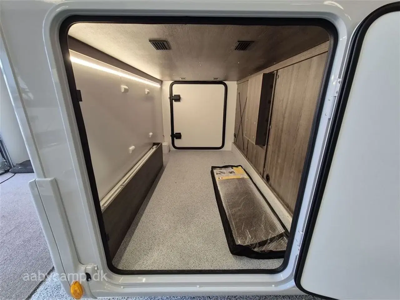 Billede 21 - 2026 - Benimar Tessoro 463   Topudstyret Familie camper