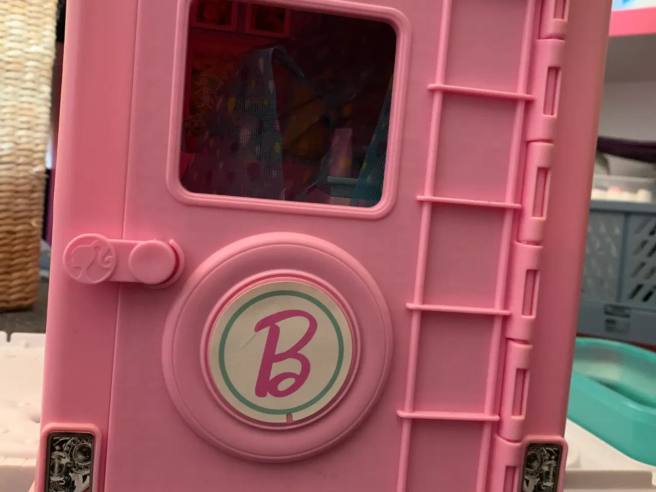 Billede 6 - Barbie autocamper med tilbehør