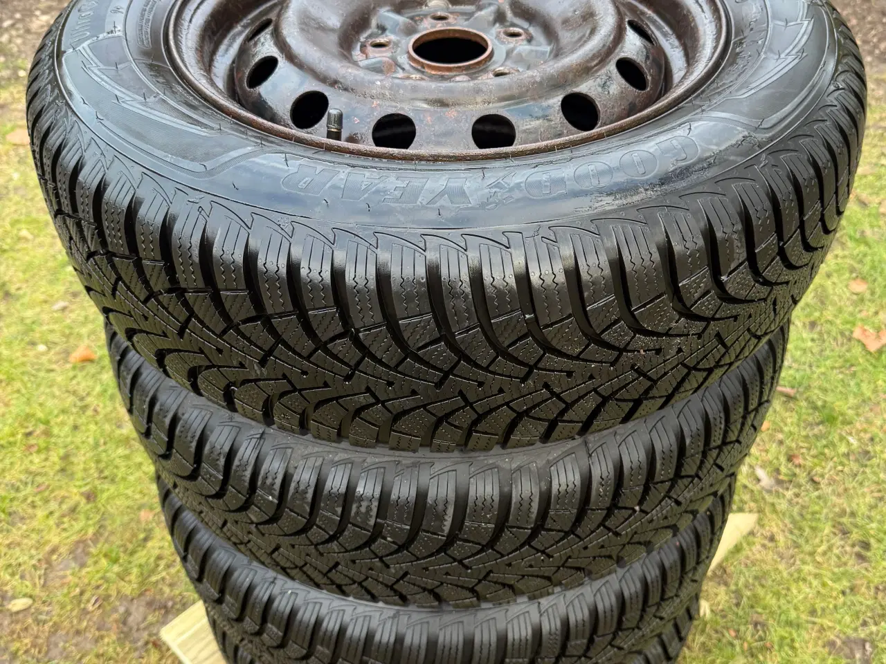 Billede 1 - Toyota 15" vinterhjul Goodyear