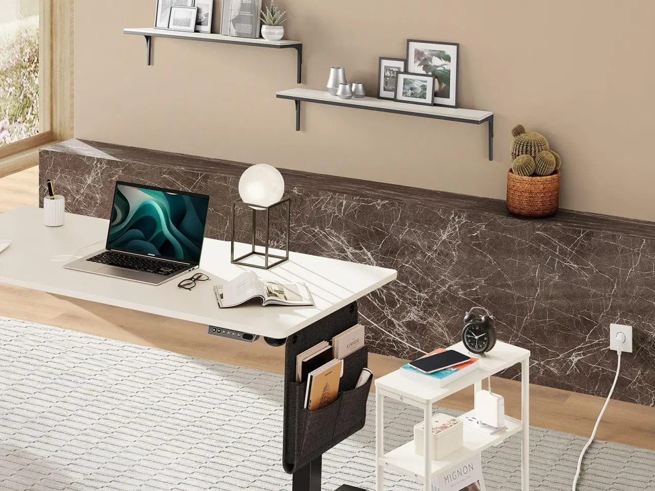 Billede 7 - Smalt sidebord med strømudtag – VASAGLE, 3 niveauer, magasinholder, cremehvid LET335W02