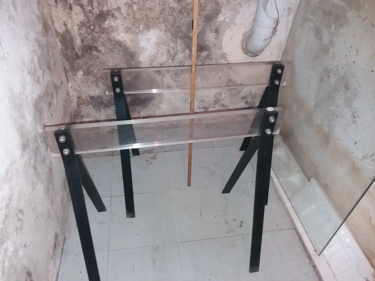 Billede 1 - Dekorativt glasbord på bukke