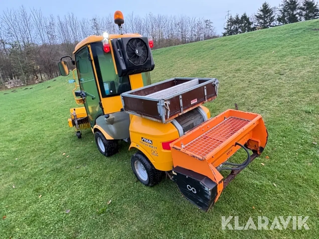 Billede 4 - Redskabsbærer Stiga Titan 32H